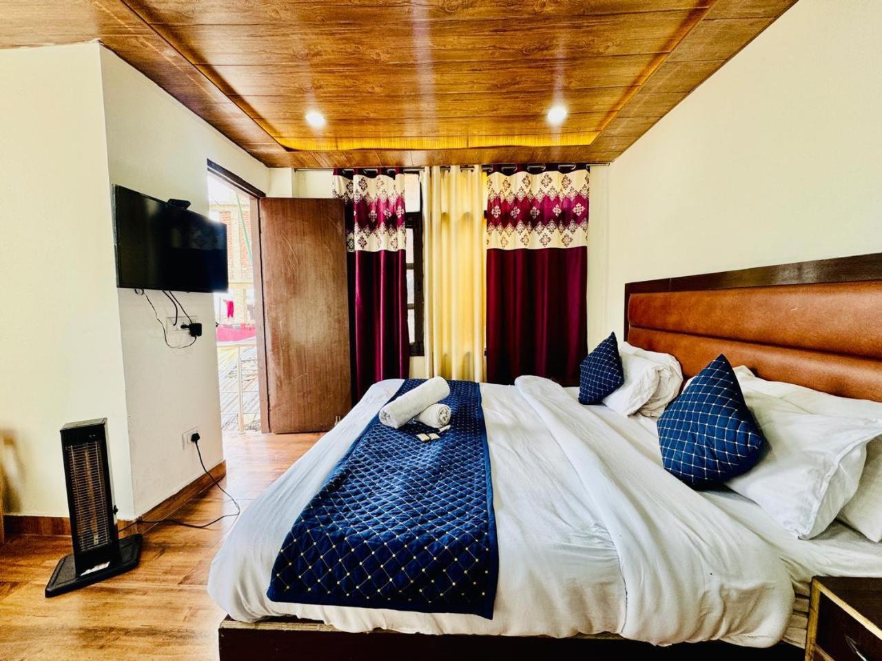 Royal Majestic View Point Lodge Manali  Exterior photo