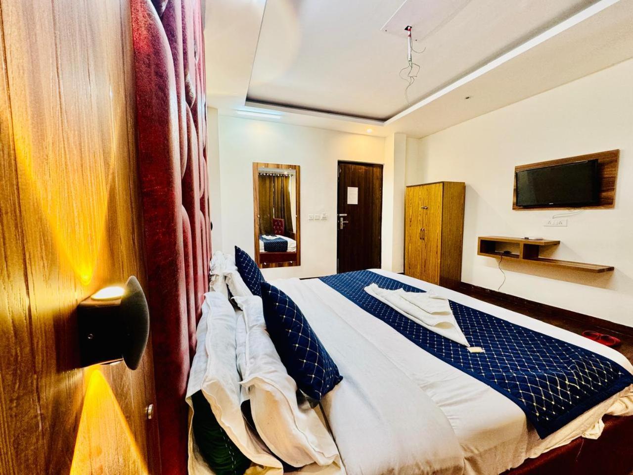 Royal Majestic View Point Lodge Manali  Exterior photo